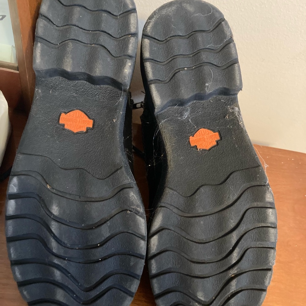 Women’s Harley Davidson boots. Barely worn. Great condition. Size 8 - Picture 3 of 4